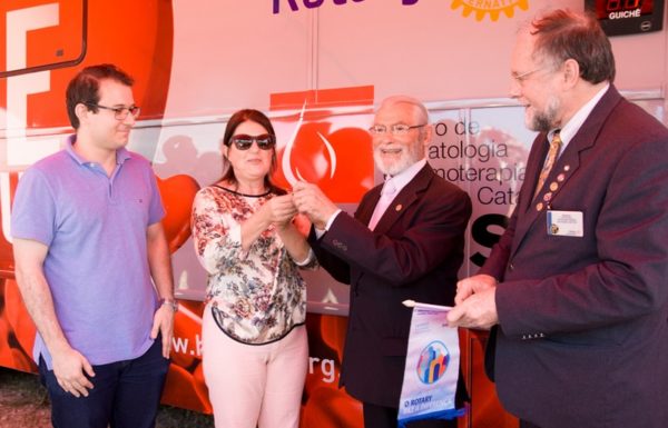 Rotary Club de Itapoa celebra seus 20 anos com doacao de onibus para o projeto doe vida 5