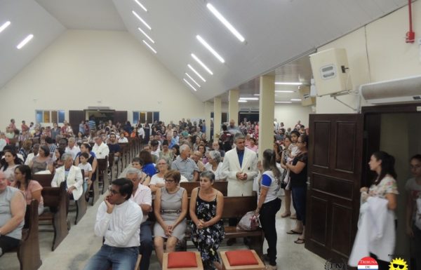 apresentacao musical o menino do tambor na igreja matriz e sucesso de publico 52