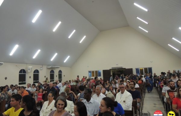apresentacao musical o menino do tambor na igreja matriz e sucesso de publico 54