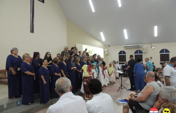 apresentacao musical o menino do tambor na igreja matriz e sucesso de publico 58