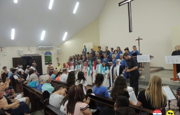apresentacao musical o menino do tambor na igreja matriz e sucesso de publico 60