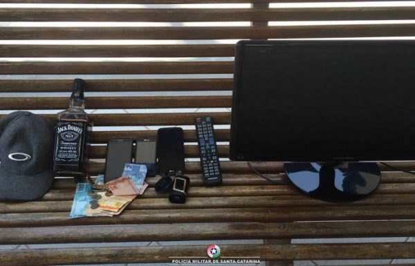 pm de Itapoa recupera veiculos e prende um suspeito após assalto 4