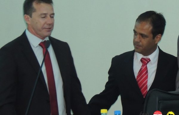 Jonecir Soares renuncia e entrega para Stoklosa a Presidencia da Camara de Itapoa em 2018
