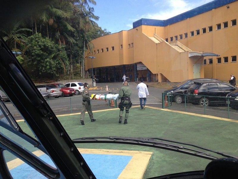 Menino de seis anos resgatado de afogamento no Cambiju em Itapoa