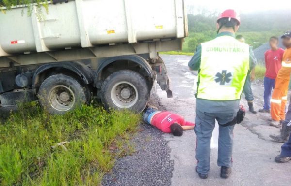 motorista morre atropelado pelo seu proprio caminhao em garuva 7
