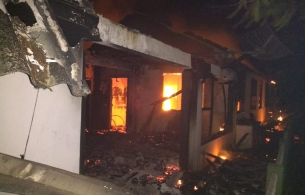 bombeiros militares de itapoa atendem ocorrencia de incendio em residencia do Pontal 08