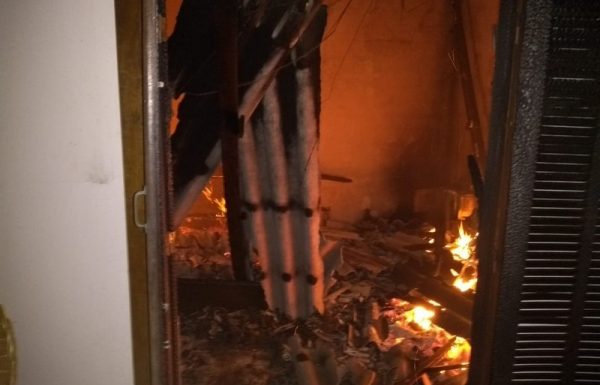 bombeiros militares de itapoa atendem ocorrencia de incendio em residencia do Pontal 09