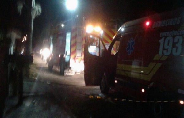 Bombeiros atendem ocorrencia de incendio no Cambiju 3