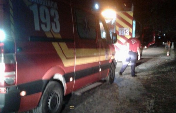 Bombeiros atendem ocorrencia de incendio no Cambiju 4