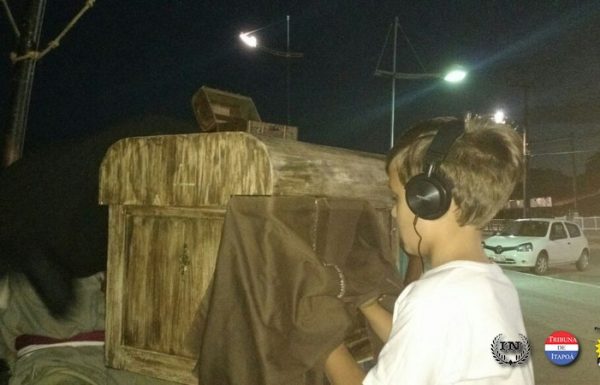 Itapoa recebe peca teatral Baus do Tesouro 01