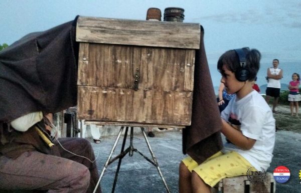 Itapoa recebe peca teatral Baus do Tesouro 09