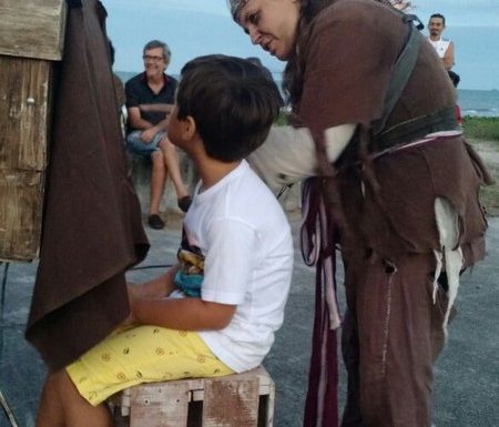 Itapoa recebe peca teatral Baus do Tesouro 10