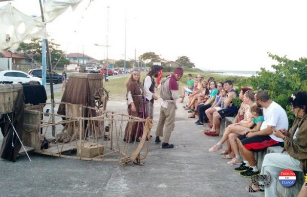 Itapoa recebe peca teatral Baus do Tesouro 18