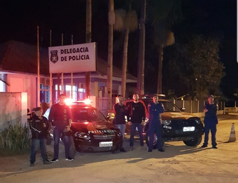 Bombeiros e Polícia Civil realizam fiscalizacao noturna em Itapoa