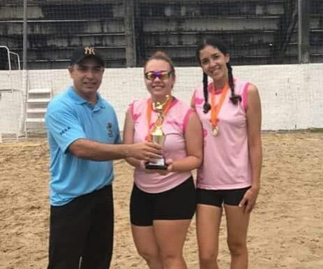 Dupla feminina de volei de praia conquista medalha de prata para Itapoa, em garuva 2