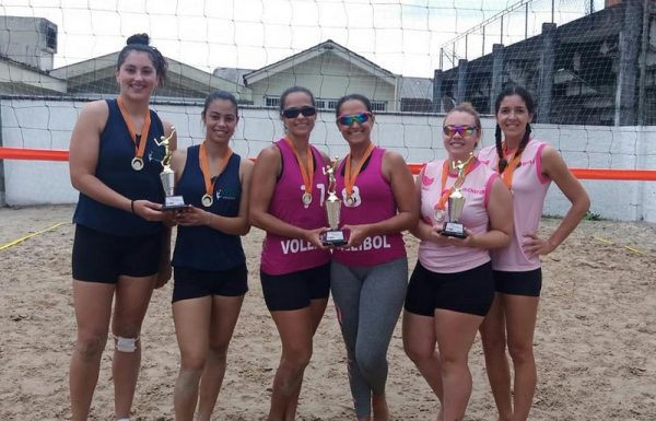 Dupla feminina de volei de praia conquista medalha de prata para Itapoa, em garuva 4