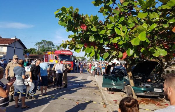 Homem morre e tres ficam feridos em acidente envolvendo viatura da pm 4