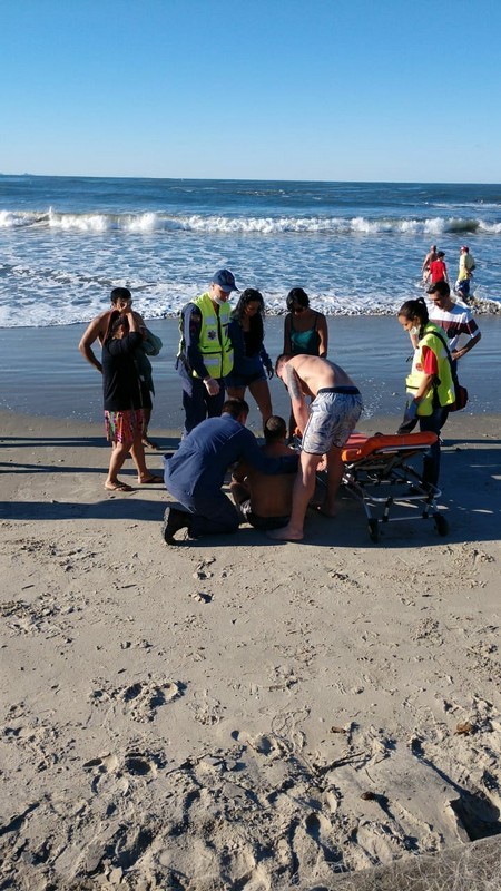 homem que se afogava em Itapoa resgatado por guarda vidas em dia de folga 1