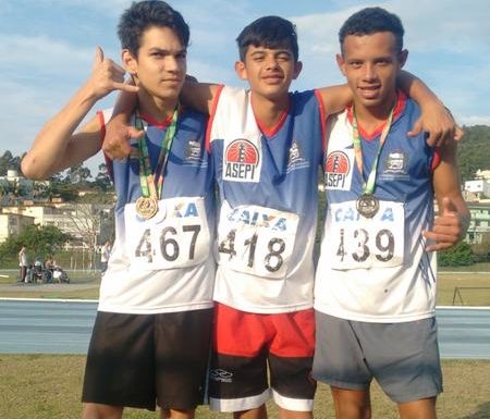 Atletas de Itapoa são destaques na 9a edicao do Parajesc 20