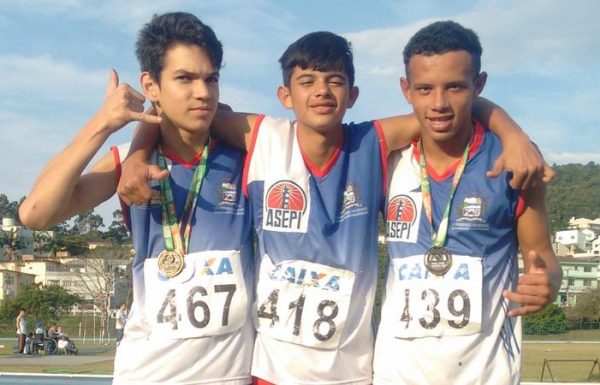 Atletas de Itapoa são destaques na 9a edicao do Parajesc 27