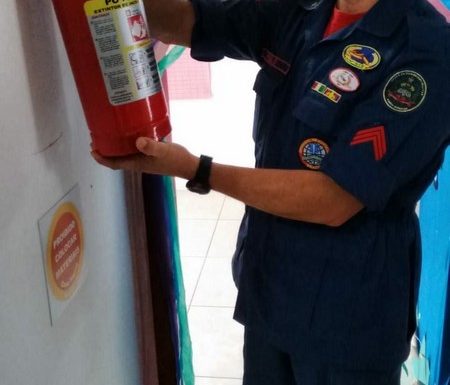 Bombeiros de Itapoa realizam simulado e visitas durante Semana de Prevencao 05