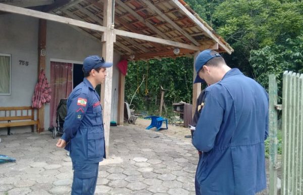 Bombeiros de Itapoa realizam simulado e visitas durante Semana de Prevencao 06