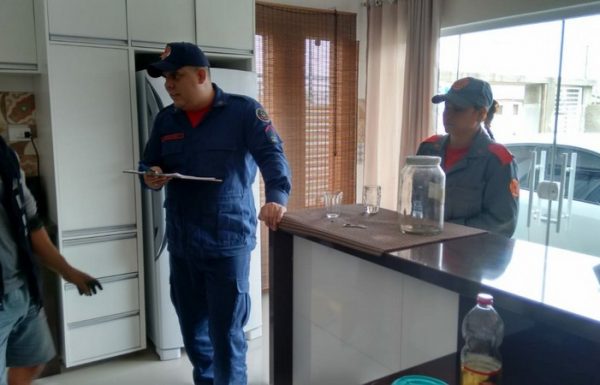 Bombeiros de Itapoa realizam simulado e visitas durante Semana de Prevencao 09