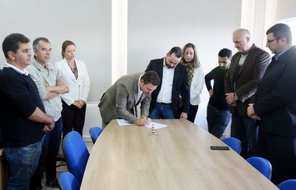 Carlos Henrique assume Prefeitura interinamente ate o proximo dia 27 de julho 1