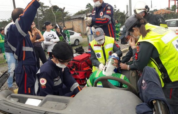 Instituicoes de resgate realizam simulado de acidente de transito no Porto Itapoa 02