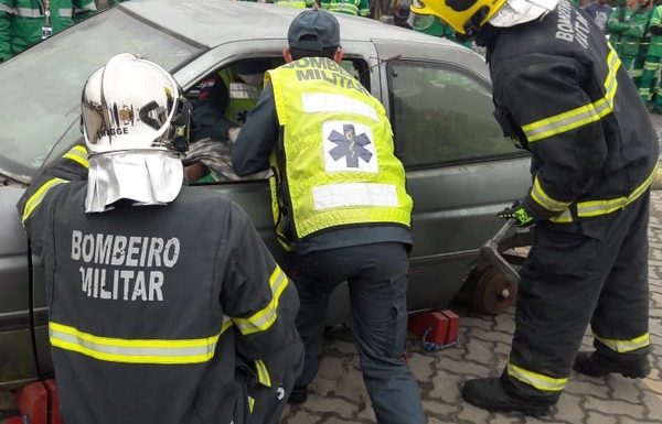 Instituicoes de resgate realizam simulado de acidente de transito no Porto Itapoa 09