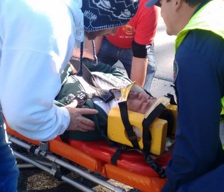 caminhoneiro fica ferido apos tombamento na estrada da jaca 3