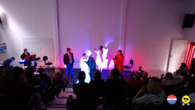teatro e musica surpreende o publico em mais uma apresentacao do concertos matinais 40