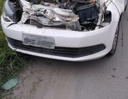 Viatura da pm de Itapoa colide em caminhao durante perseguicao a suspeito