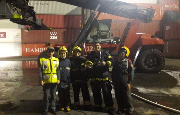 bombeiros de itapoa combatem principio de incendio em empresa de logistica 05