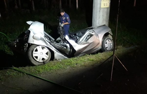 Jovem garuvense morre ao colidir com o seu carro em um poste no Contorno de Garuva