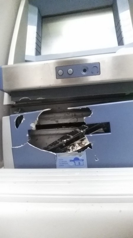 Bandidos tentam furto conta agencia do Banco do Brasil em Itapoa mais uma vez 1