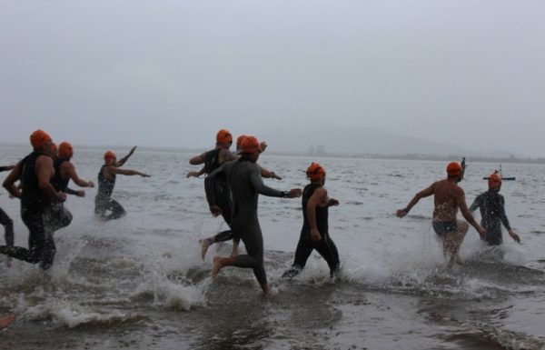 Corpo de Bombeiros participa da IV Maratona Aquatica em Itapoa 4
