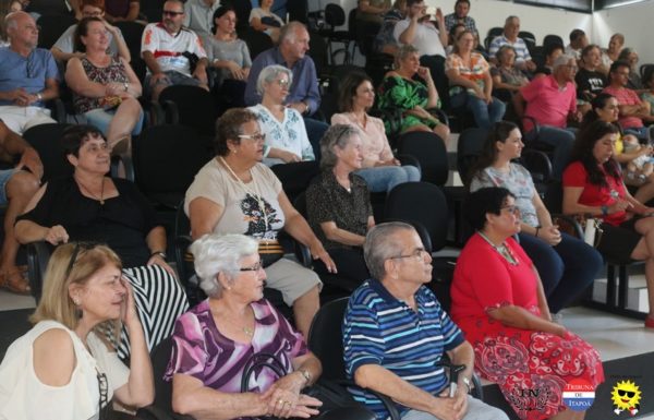 Grupo vocal Babado de Saia contagia o publico no Concerto Matinal 70