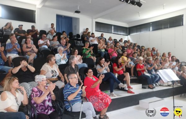 Grupo vocal Babado de Saia contagia o publico no Concerto Matinal 83