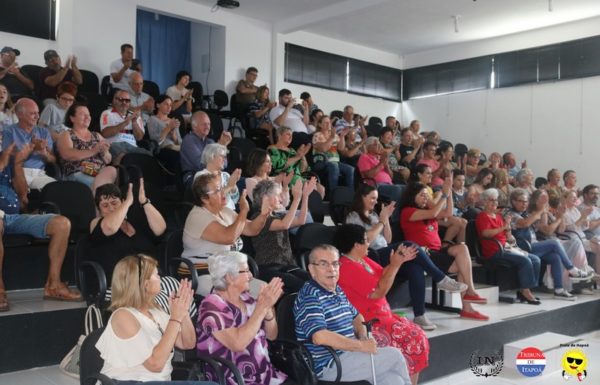 Grupo vocal Babado de Saia contagia o publico no Concerto Matinal 86