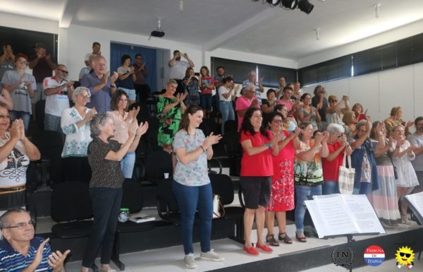 Grupo vocal Babado de Saia contagia o publico no Concerto Matinal 99