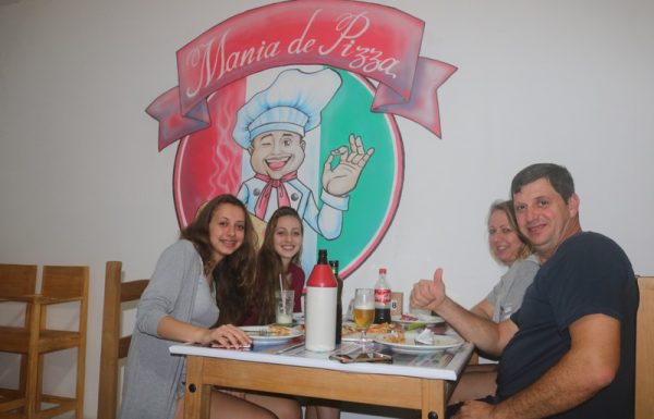 Pizzaria Mania de Pizza em Itapoa 13