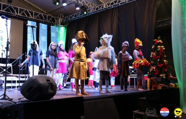 Cenario encantador e apresentacoes impecaveis marcaram a 4a Noite Cultural do Porto Itapoa 40