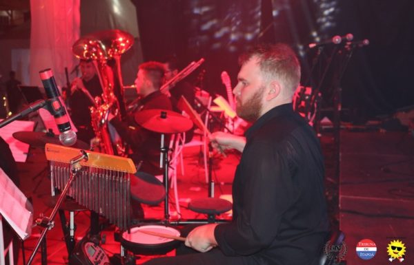 Cenario encantador e apresentacoes impecaveis marcaram a 4a Noite Cultural do Porto Itapoa 61