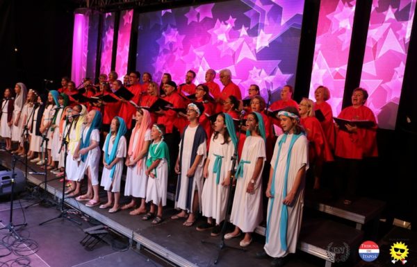 Cenario encantador e apresentacoes impecaveis marcaram a 4a Noite Cultural do Porto Itapoa 67