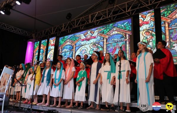 Cenario encantador e apresentacoes impecaveis marcaram a 4a Noite Cultural do Porto Itapoa 70