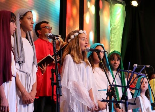 Cenario encantador e apresentacoes impecaveis marcaram a 4a Noite Cultural do Porto Itapoa 75