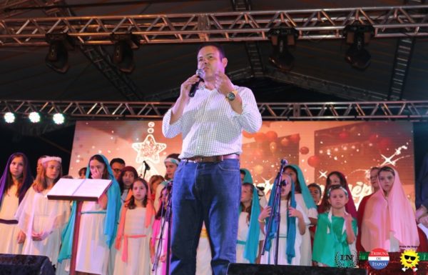 Emocao toma conta de Itapoa na abertura do Toque de Natal 15