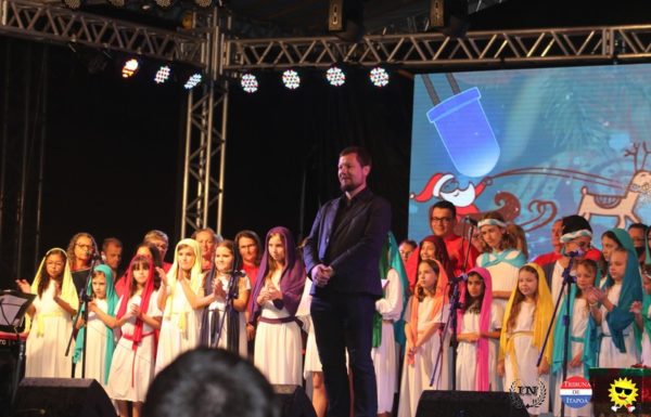 Emocao toma conta de Itapoa na abertura do Toque de Natal 22