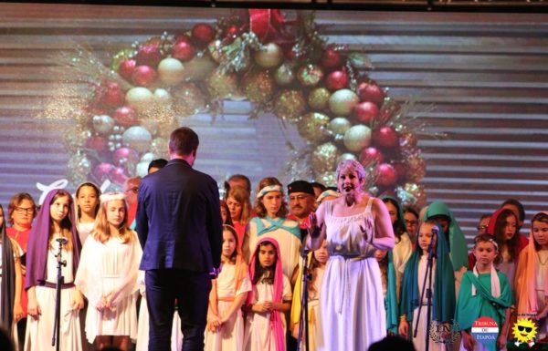 Emocao toma conta de Itapoa na abertura do Toque de Natal 23